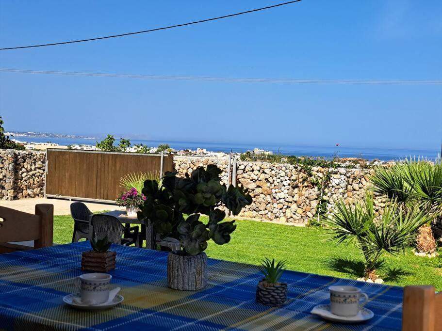 Christina * Malia (Crete)
